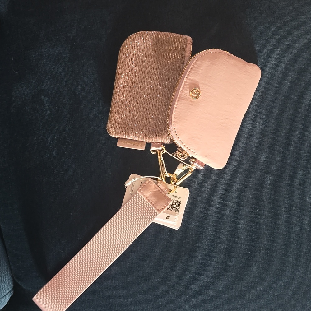 Lululemon NWT Dual Pouch Wristlet Glitter in Pink Gold Shimmer NWT - Picture 2 of 3
